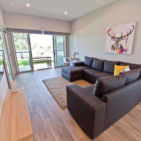 Waterfront Apartments 데번포트 외부 사진
