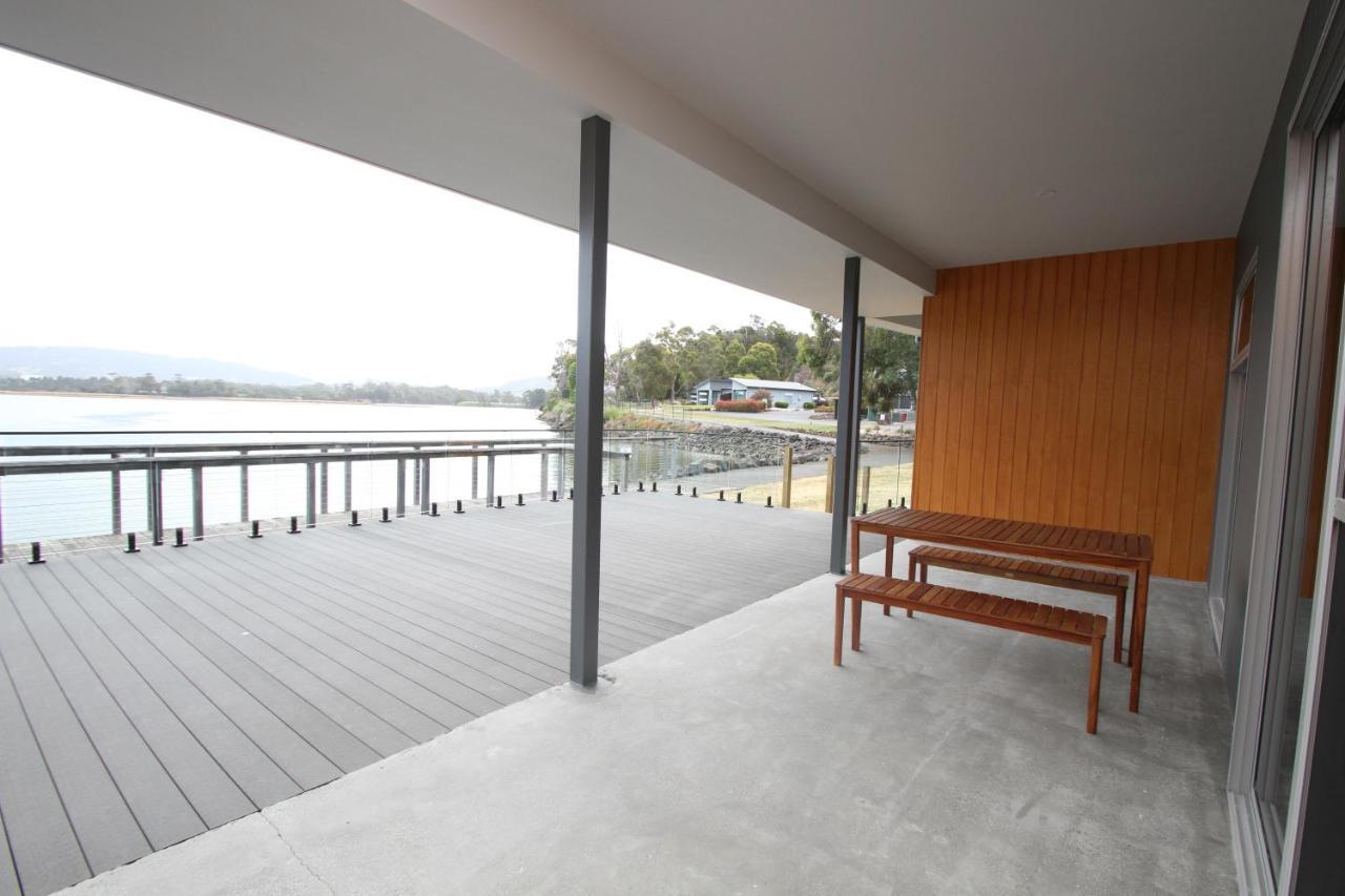 Waterfront Apartments 데번포트 외부 사진