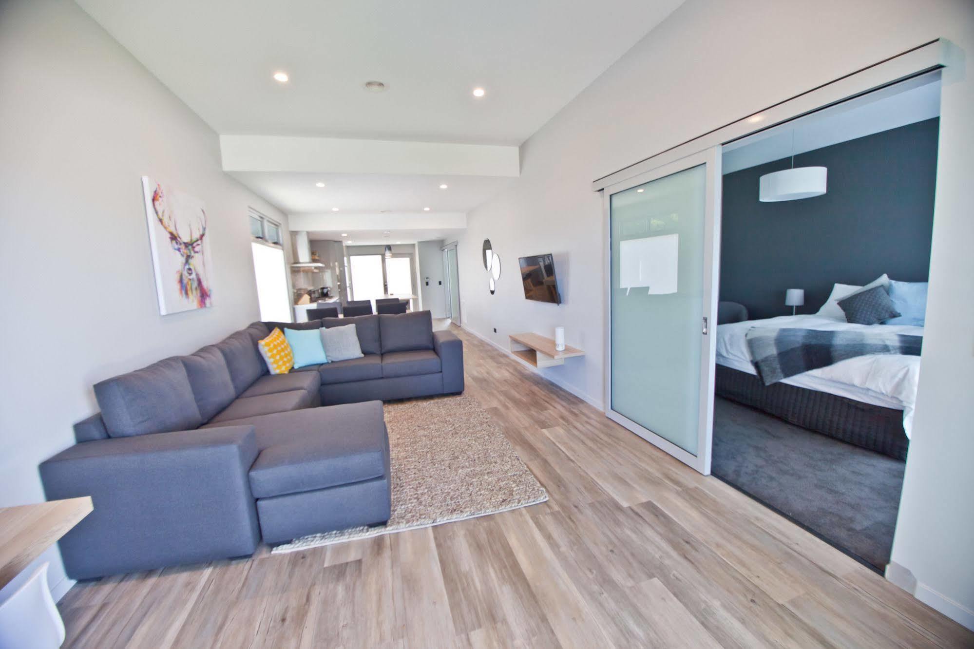 Waterfront Apartments 데번포트 외부 사진
