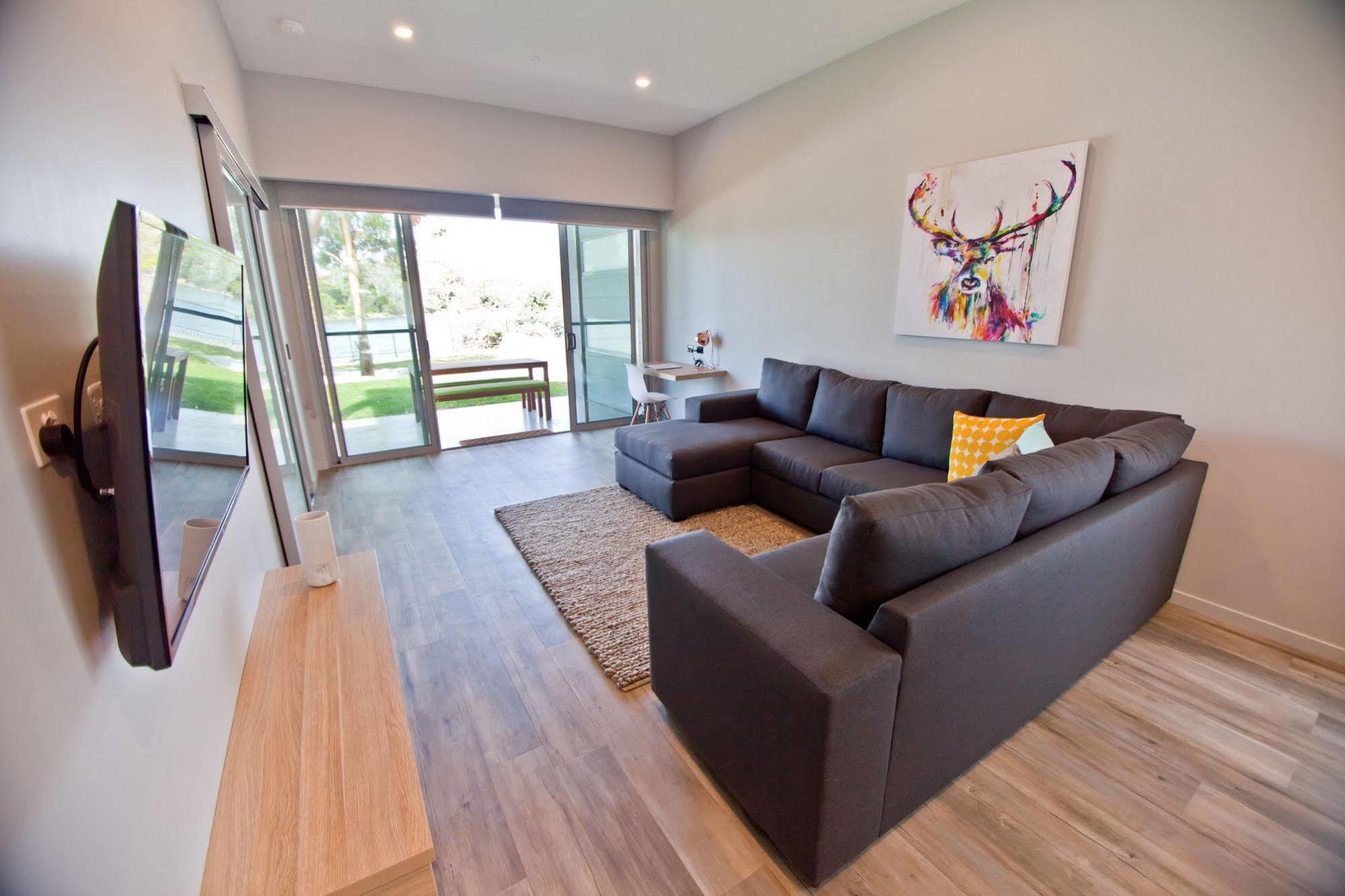 Waterfront Apartments 데번포트 외부 사진